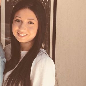 Meet your Posher, Andrea